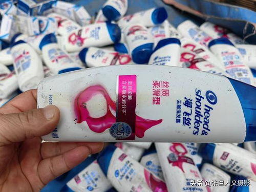 一地摊卖被烧过的日用品挺火,难道是一种新的营销方式 值得佩服